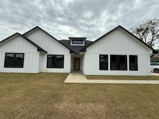 114 Trailridge Dr, Corsicana, TX 75110
