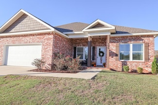 106 Kelsey Ln, Troy, AL 36079