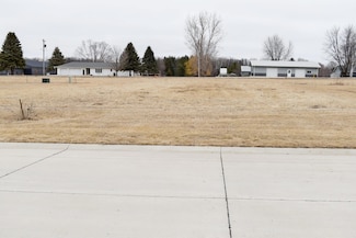 3 Clayton Blvd, Osage, IA 50461