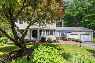 47 Pioneer Rd, Hingham, MA 02043