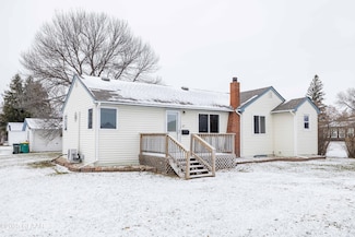 127 S State St, Warren, MN 56762