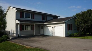 4708 Kovalchik Dr, Coplay, PA 18037