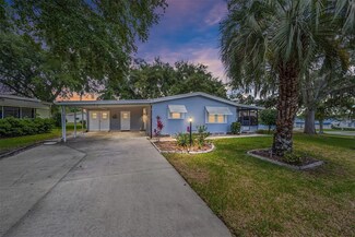 1520 Hillcrest Dr, Lady Lake, FL 32159