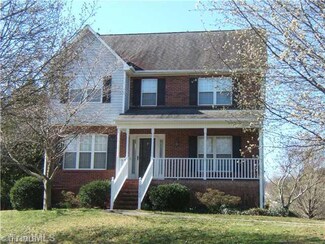 6620 Valleyoak Dr, Clemmons, NC 27012
