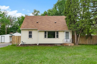 1915 Hazelwood St, Saint Paul, MN 55109