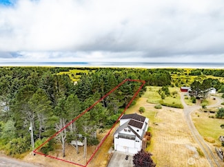 13907 N St, Long Beach, WA 98631