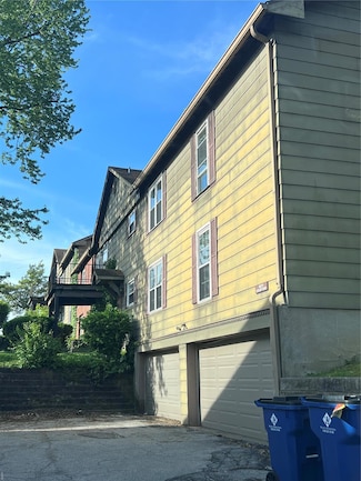 6670 Chesapeake Dr Unit D, Florissant, MO 63033