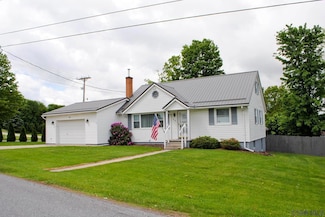 512 Amanda St, Windber, PA 15963