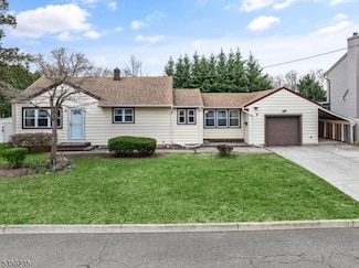 9 High Point Rd, East Brunswick, NJ 08816