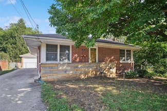 1303 68th St, Windsor Heights, IA 50324