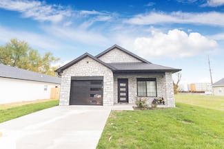 809 Myra St, Moberly, MO 65270