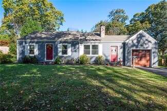 645 County Rd, Barrington, RI 02806