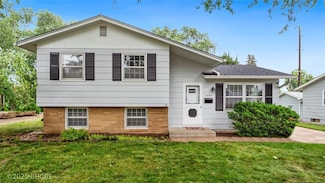 4205 67th St, Urbandale, IA 50322