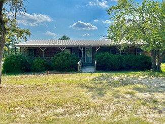 6447 Oakhill Ln, Richards, TX 77873