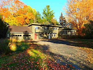133 Paine Ave, Morrisville, VT 05661