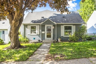 645 36th Ave NE, Minneapolis, MN 55418