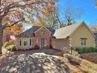 3007 Trail Rd, Lawrence, KS 66049