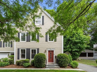 68 Linden St Unit 68, Wellesley, MA 02482
