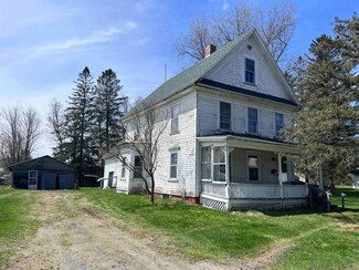 7 Kilkenny St, Lancaster, NH 03584