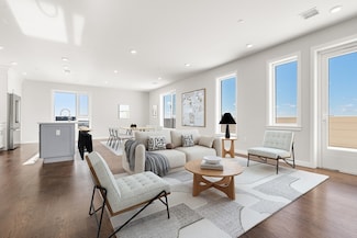 267 Old Colony Ave Unit 608, Boston, MA 02127