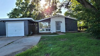 1412 Fairway Ave, Salina, KS 67401