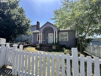 725 SE Blakeley Ave, Roseburg, OR 97470