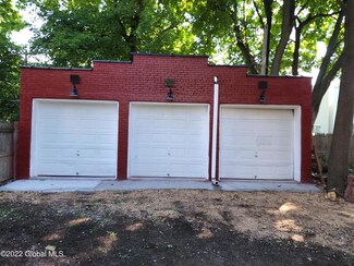 27 Bertha St, Albany, NY 12209