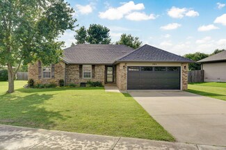 795 S Saratoga St, Willard, MO 65781