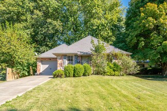 930 N Oak Grove Ave, Springfield, MO 65802