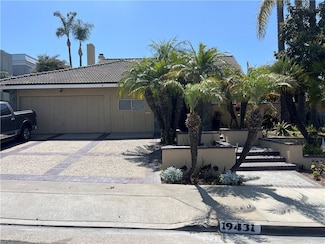 19431 Worchester Ln, Huntington Beach, CA 92646