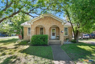 215 Taylor Rd, Elgin, TX 78621