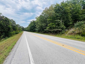 9227 Arkansas 27, Marshall, AR 72650