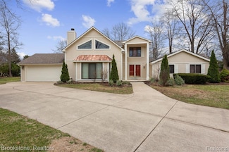 33230 Koresky Ct, Sterling Heights, MI 48310