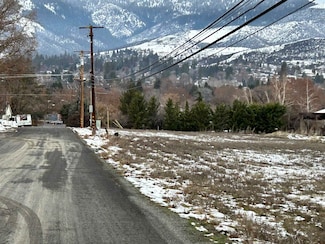 000 E Lennox St, Yreka, CA 96097