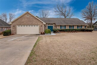 4302 Spyglass Dr, Springdale, AR 72764