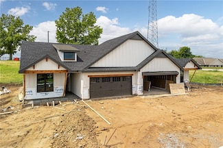 1404 Country Place Ct, Country Club, MO 64505