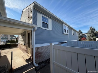 20923 W Glen Haven Cir, Northville, MI 48167