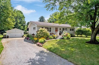 2464 Delta Dr, Uniontown, OH 44685