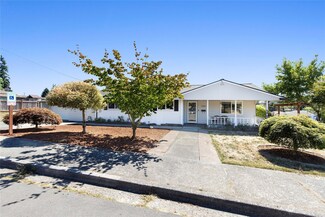 2206 7th St, Everett, WA 98201