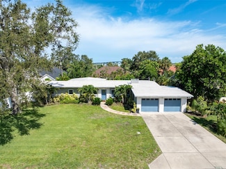 120 Crestwood Ln, Largo, FL 33770