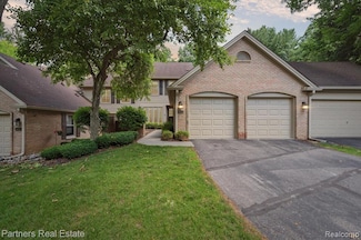 4614 Golf View Dr Unit 79, Brighton, MI 48116