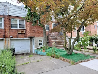 15110 Peck Ave, Flushing, NY 11355