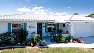 1320 Bottlebrush Dr, Bradenton, FL 34208