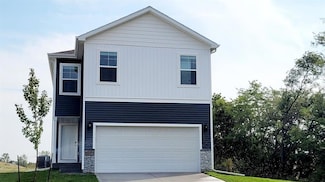 2692 SE Fox Valley Dr, West Des Moines, IA 50265