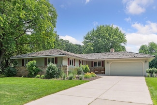 11109 Territorial Ct, Burnsville, MN 55337