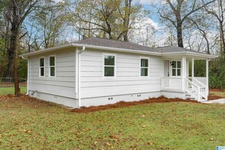 218 Meadowood Ave, Bessemer, AL 35023
