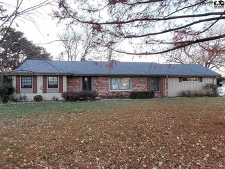 1343 N Maple St, McPherson, KS 67460