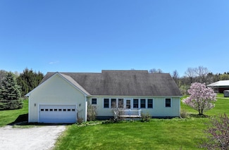 1689 South St, New Haven, VT 05472