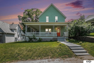 4701 Davenport St, Omaha, NE 68132