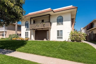 16052 Waikiki Ln, Huntington Beach, CA 92649